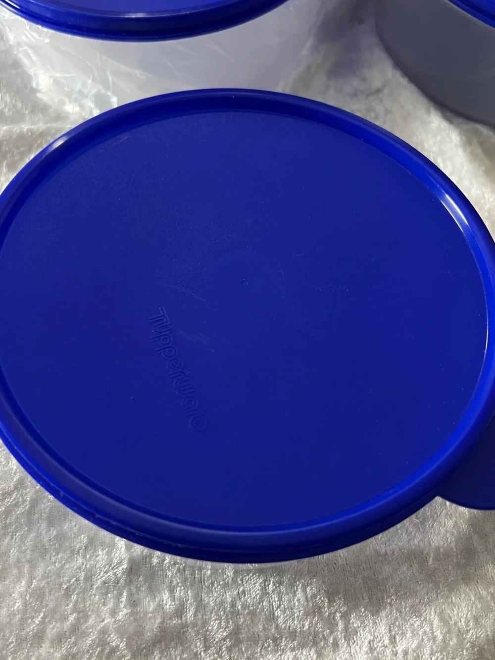 Tupperware four round